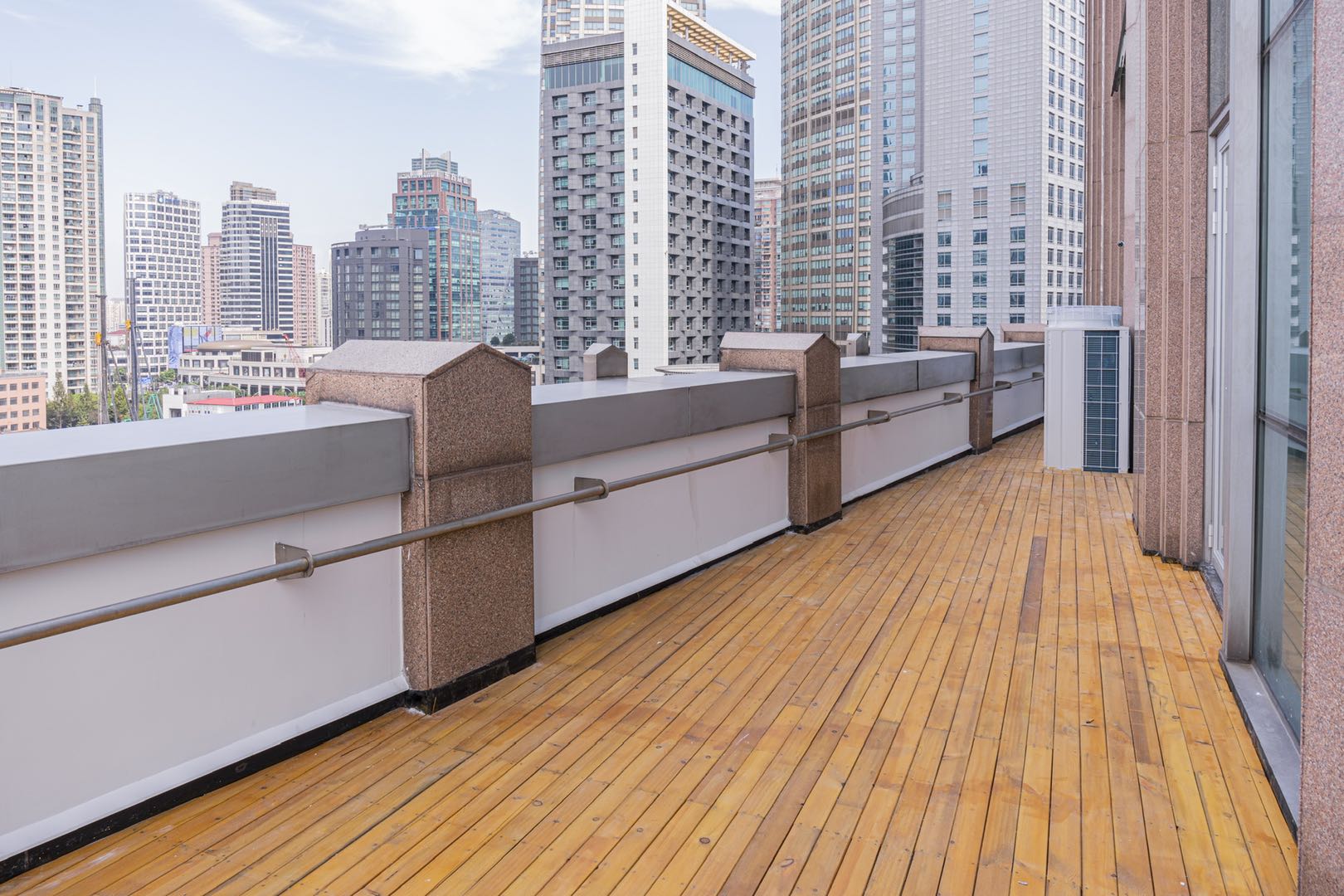 静安区-南京西路商圈的晶采世纪大厦项目简介